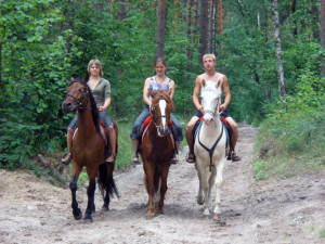 Где покататься на лошадях в Барнауле