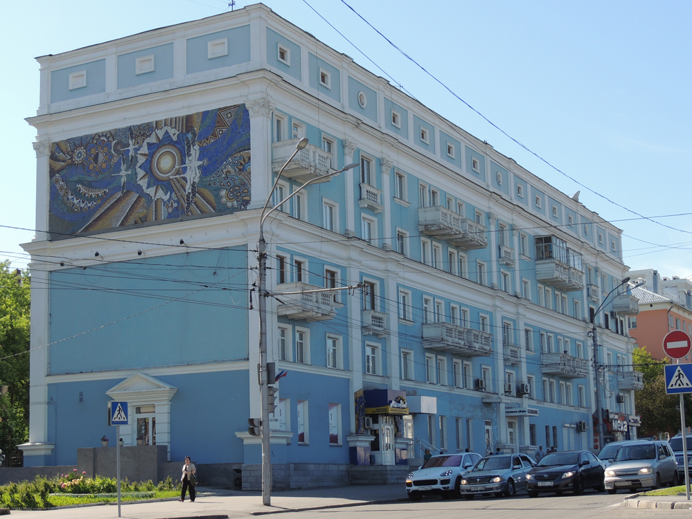 Мозаика с журавлями на проспекте Ленина 35